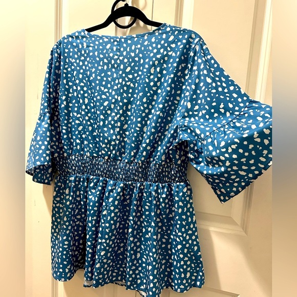 BloomChic Plus Size XL Polka Dot V Neck Blouse us14-16 - Picture 3 of 4